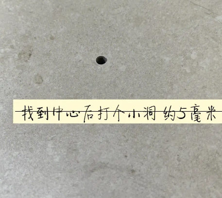 南丹瓷砖空鼓维修公司专业解答在瓷砖铺贴过程中，如果砂料搅拌不均匀，将会带来以下问题